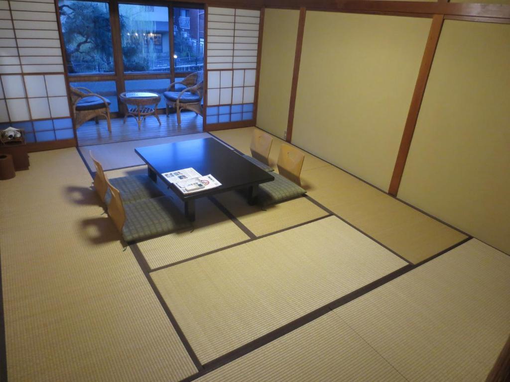 K'S House Ito Onsen - Historical Ryokan Hostel Экстерьер фото