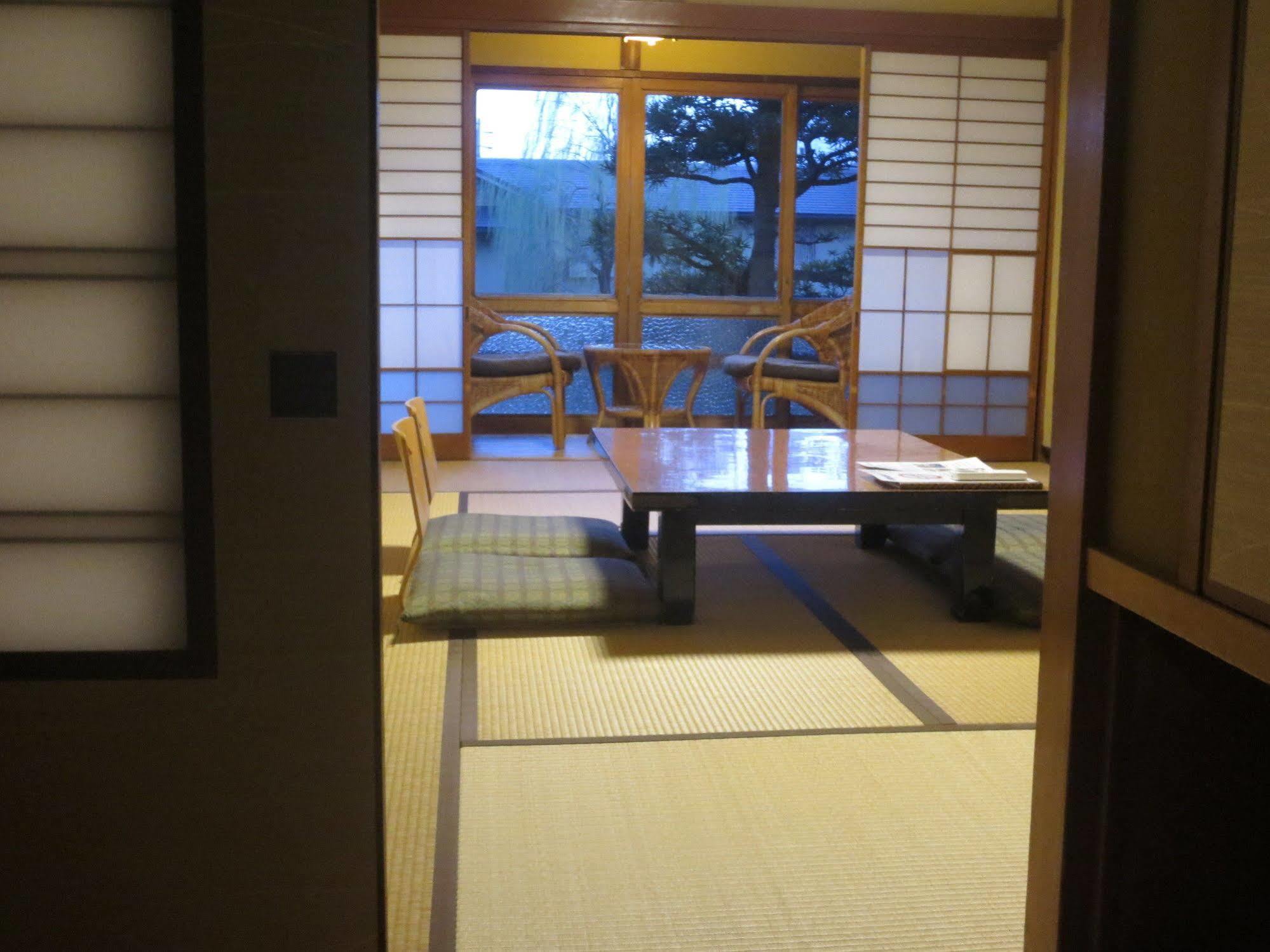 K'S House Ito Onsen - Historical Ryokan Hostel Экстерьер фото