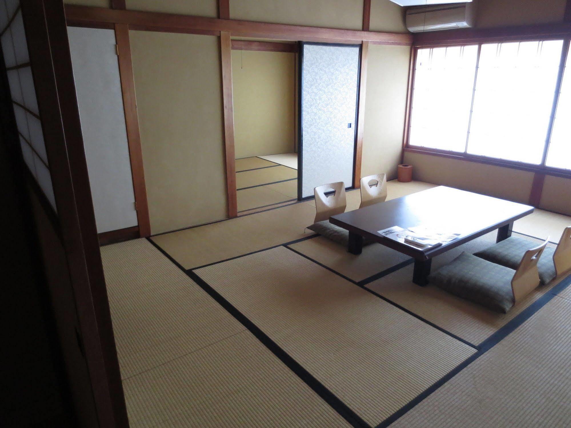 K'S House Ito Onsen - Historical Ryokan Hostel Экстерьер фото