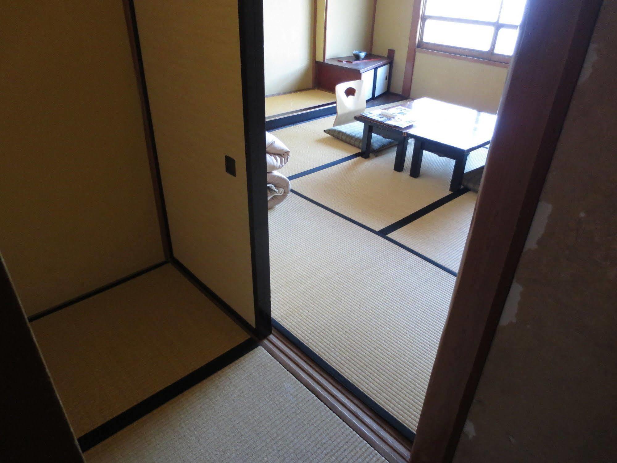 K'S House Ito Onsen - Historical Ryokan Hostel Экстерьер фото